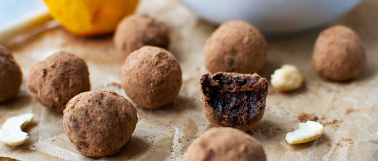 5-Ingredient Raw Chocolate Orange Truffles (With Video)