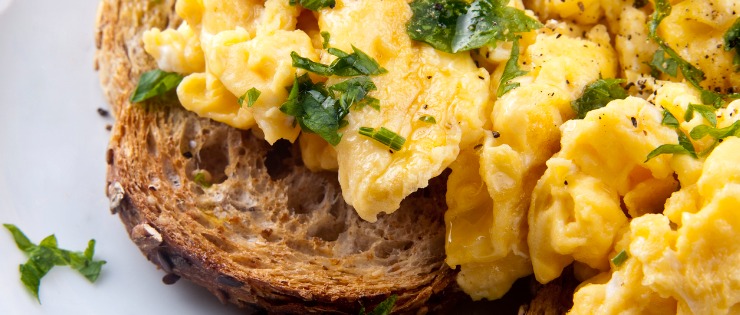 Scrambled eggs on toast - egg is considered a common food intolerance.