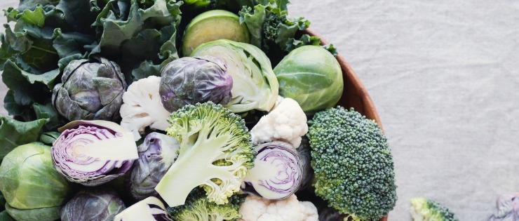 A bowl of cruciferous vegetables. People with thyroid problems may need to avoid these.
